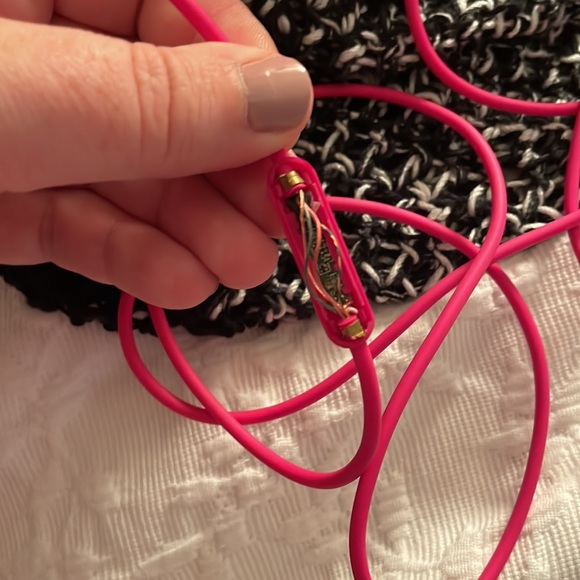 Beats by Dre Solo Over-the-ear Headphones - Picture 8 of 8